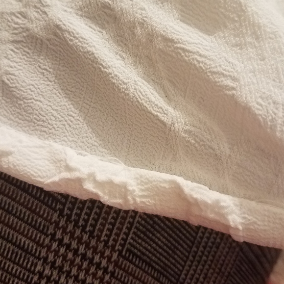 TORRID SKATER DRESS WHITE TEXTURED FLORAL SIZE 14 - Picture 4 of 4